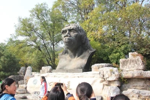 的周口店北京猿人遺址,一同學習了北京人,早期智人和山頂洞人的進化史